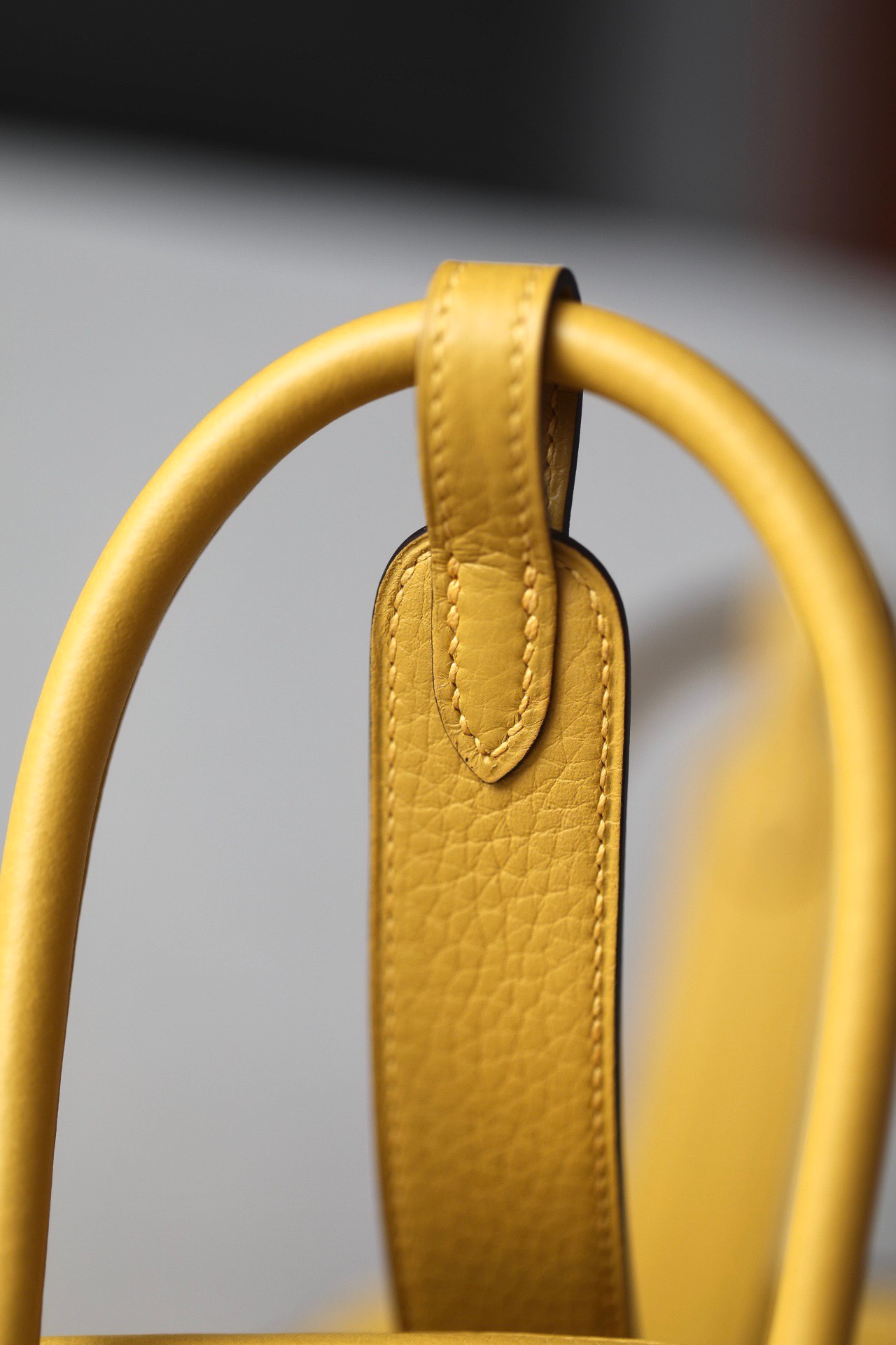 Hermes Lindy #9O Jaune de naples 19-26cm Togo
