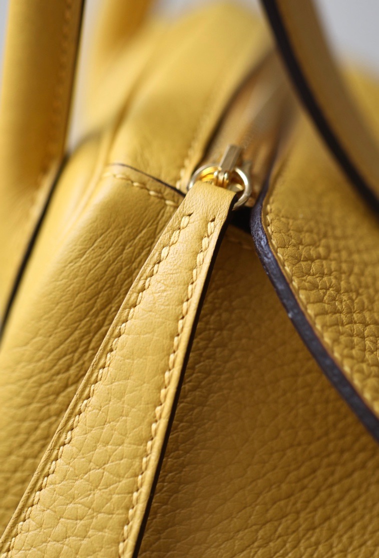 Hermes Lindy #9O Jaune de naples 19-26cm Togo