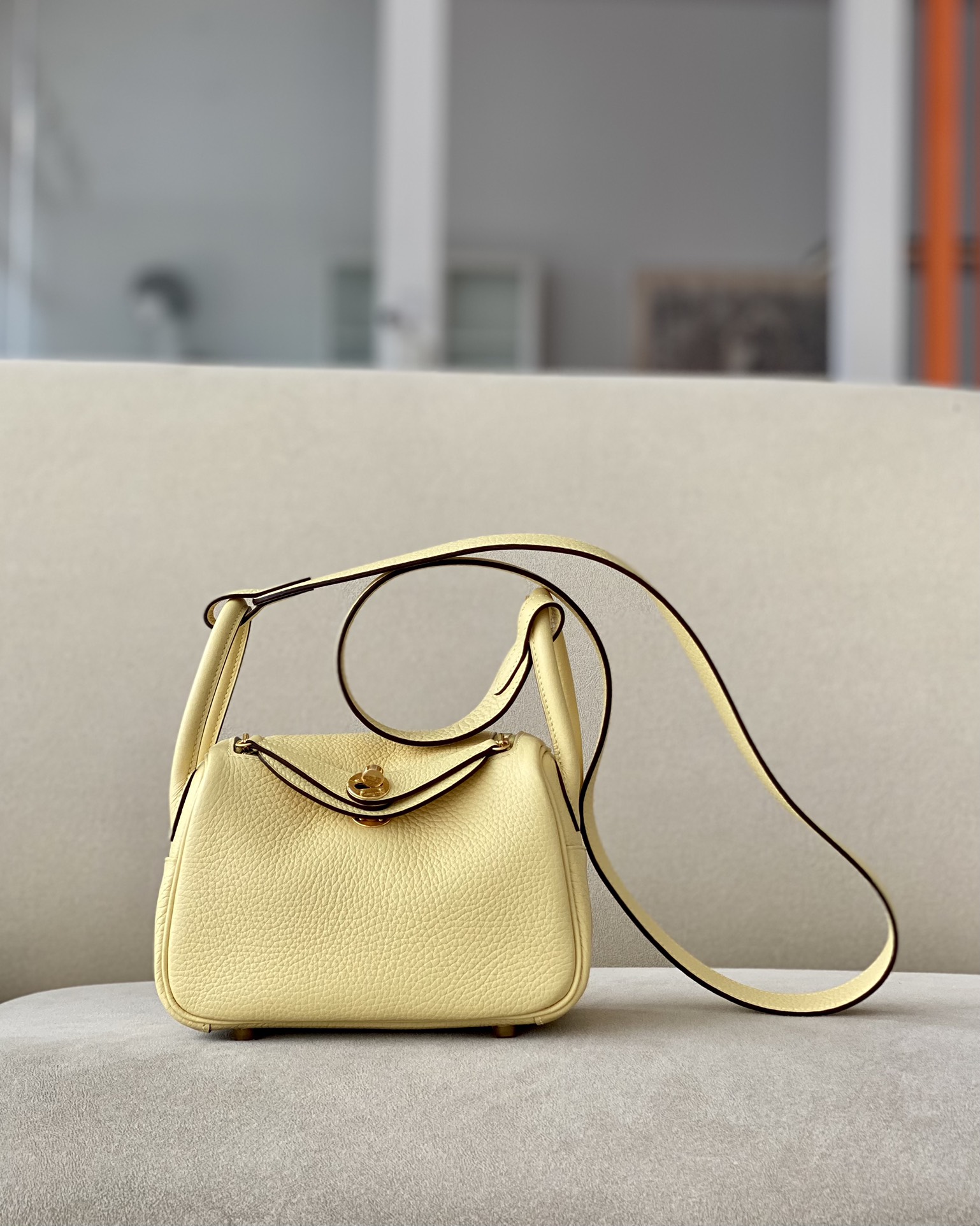 Hermes Lindy #1Z Jaune de naples 19-26cm Togo