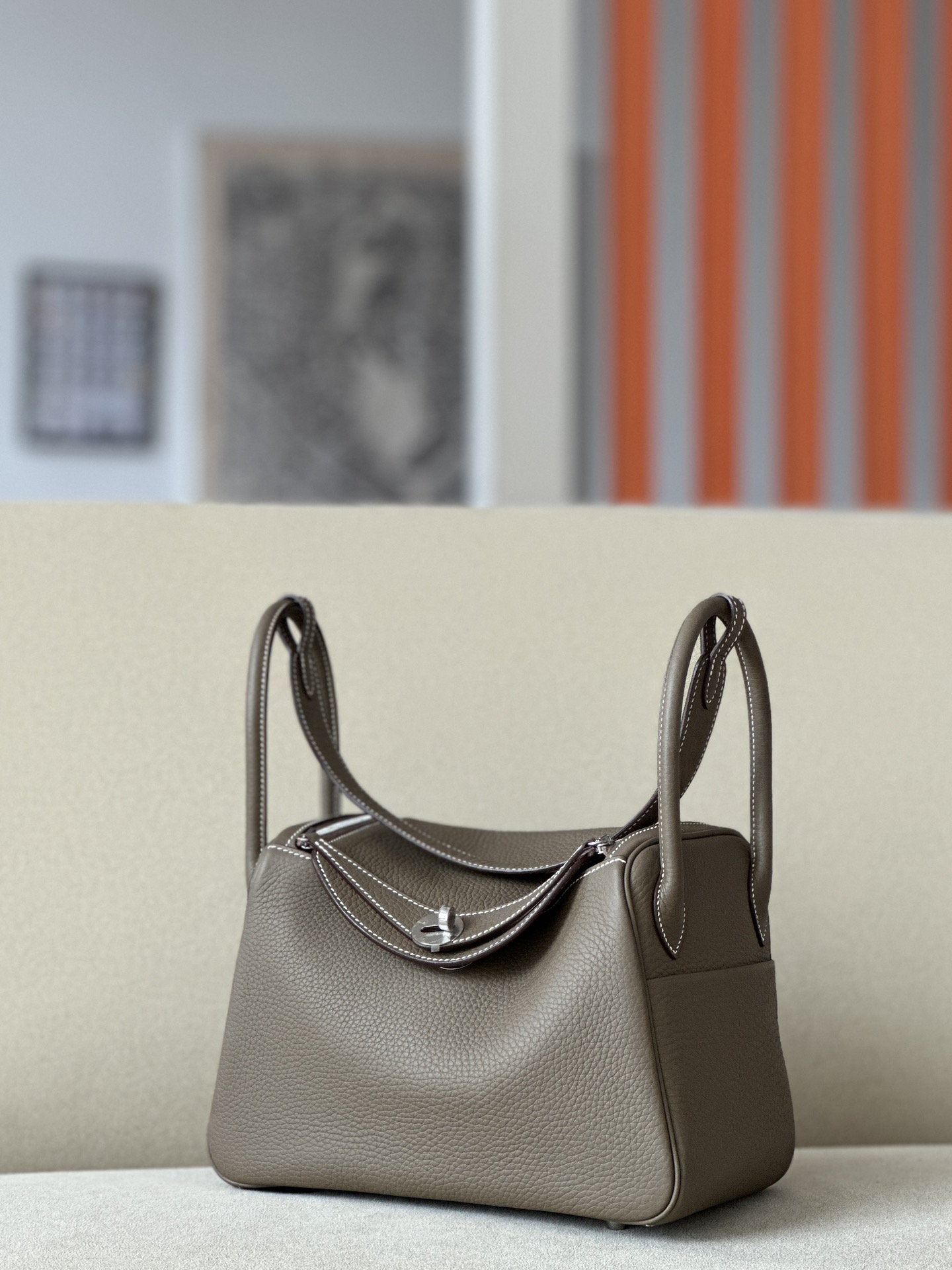 Hermes Lindy #18 Etoupe 19-26cm Togo