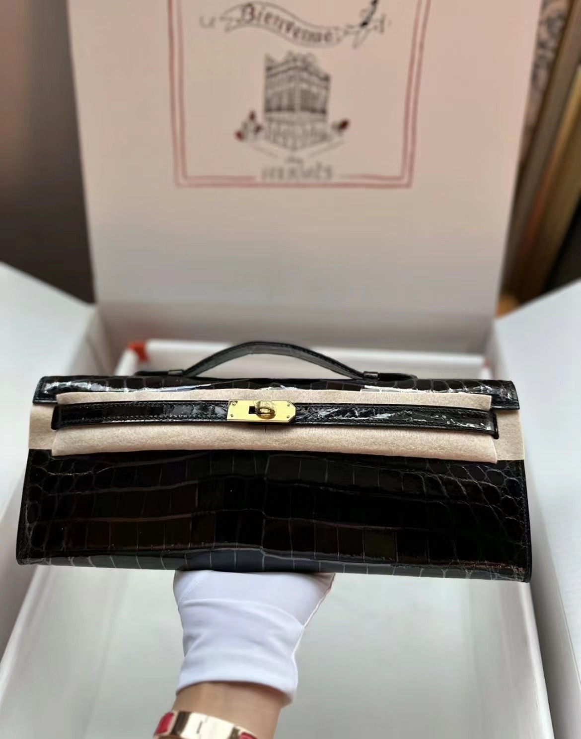 Hermes Kelly cut crocodile leather Size: 31cm Black