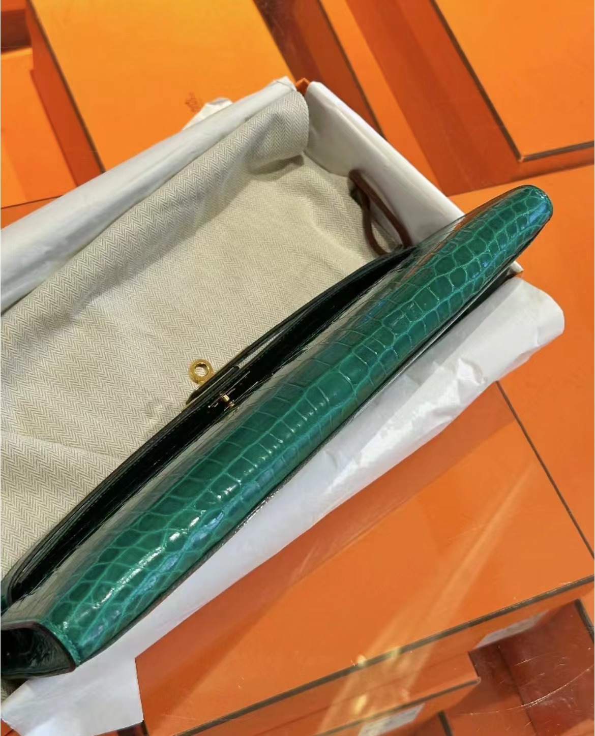 Hermes Kelly cut crocodile leather Size: 31cm Emerald green