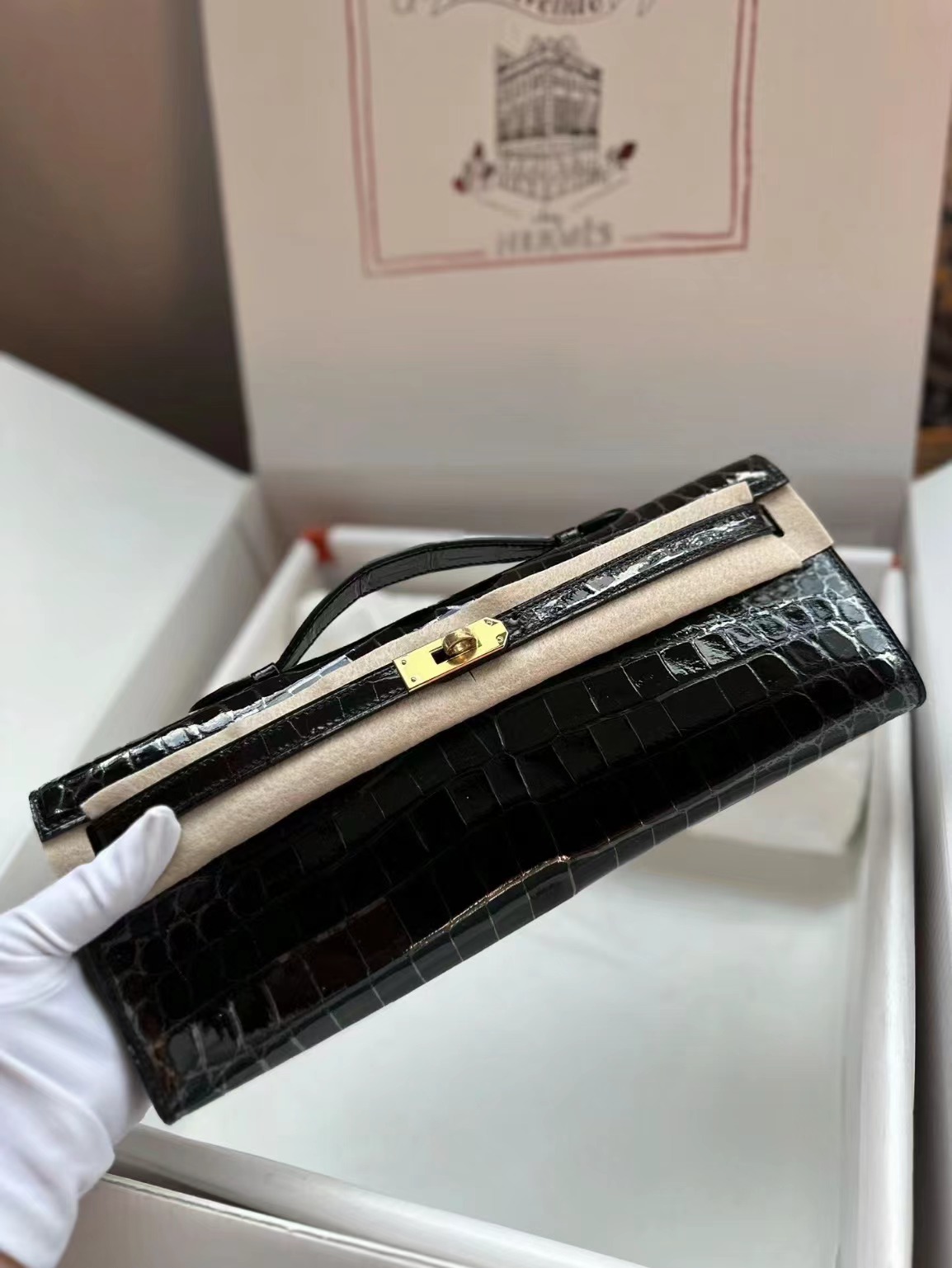 Hermes Kelly cut crocodile leather Size: 31cm Black