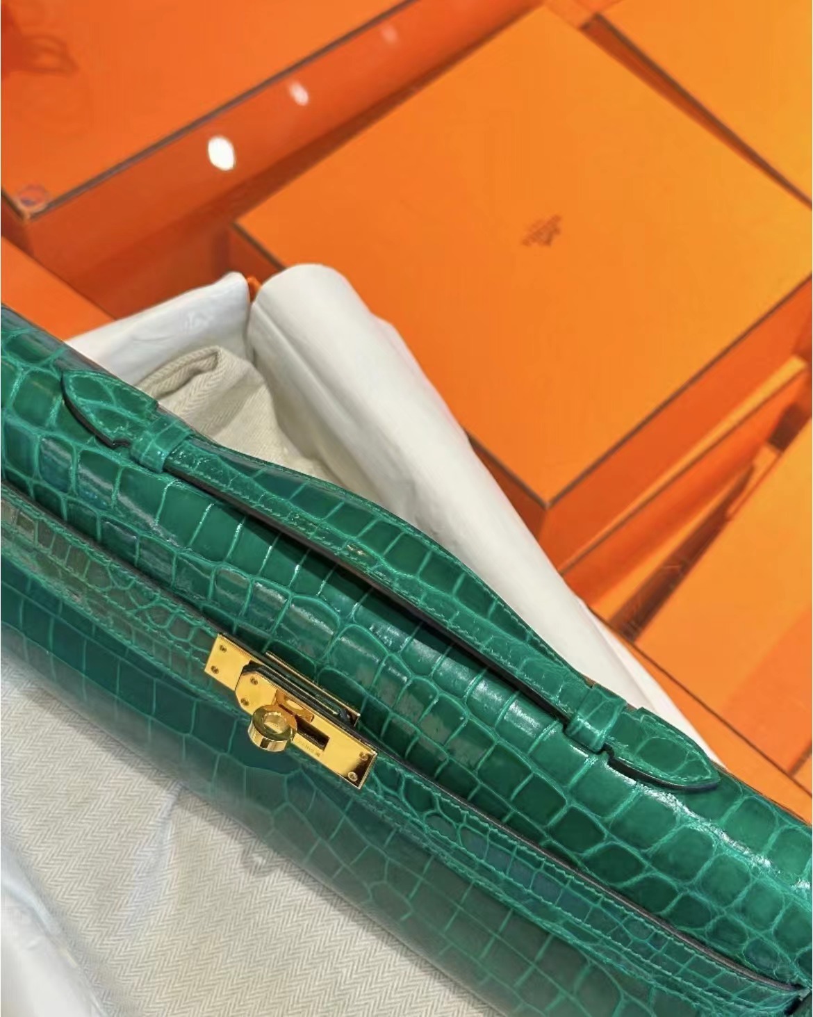 Hermes Kelly cut crocodile leather Size: 31cm Emerald green