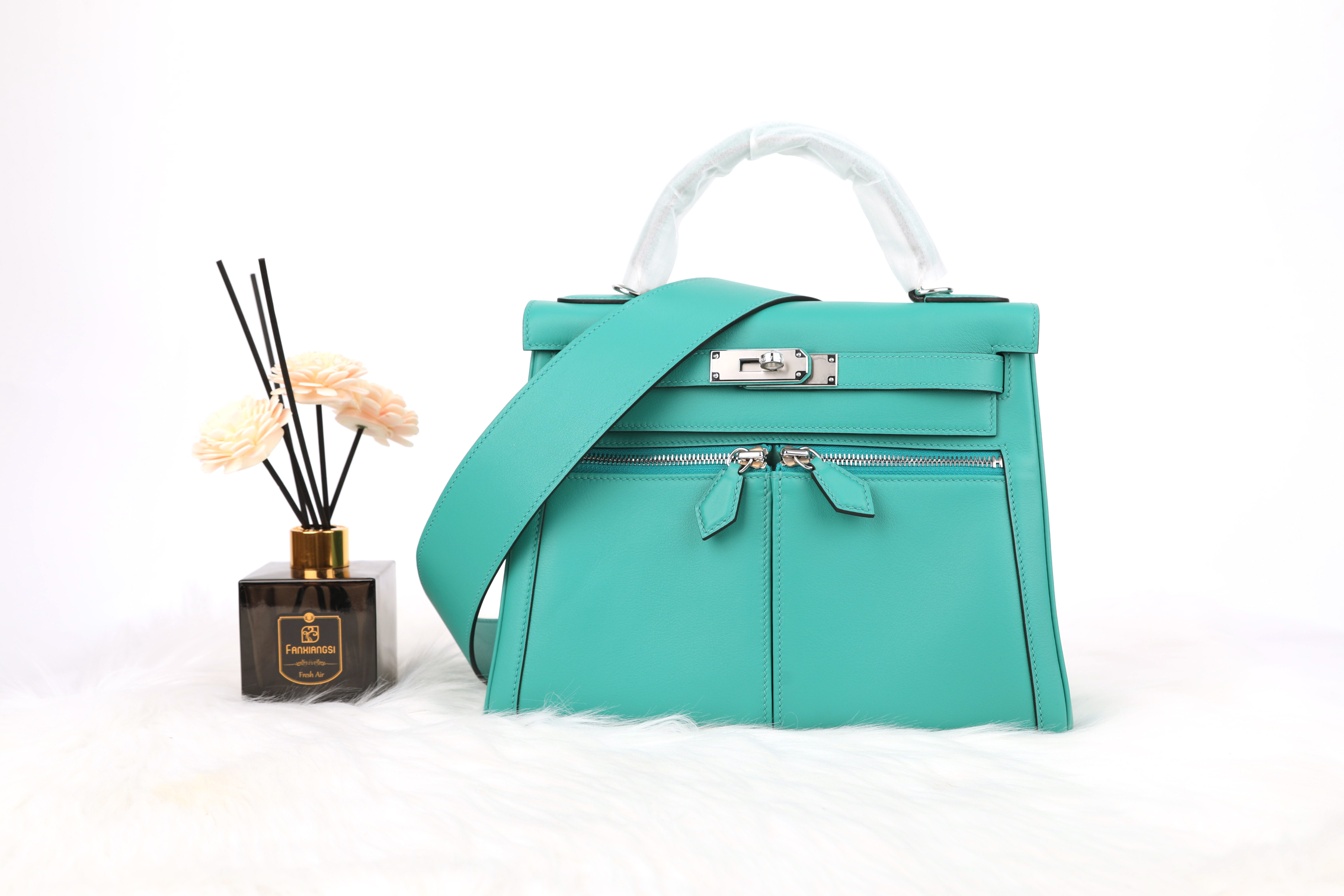 Hermes Lakis Kelly #7F Blue Izmir 28cm Swift