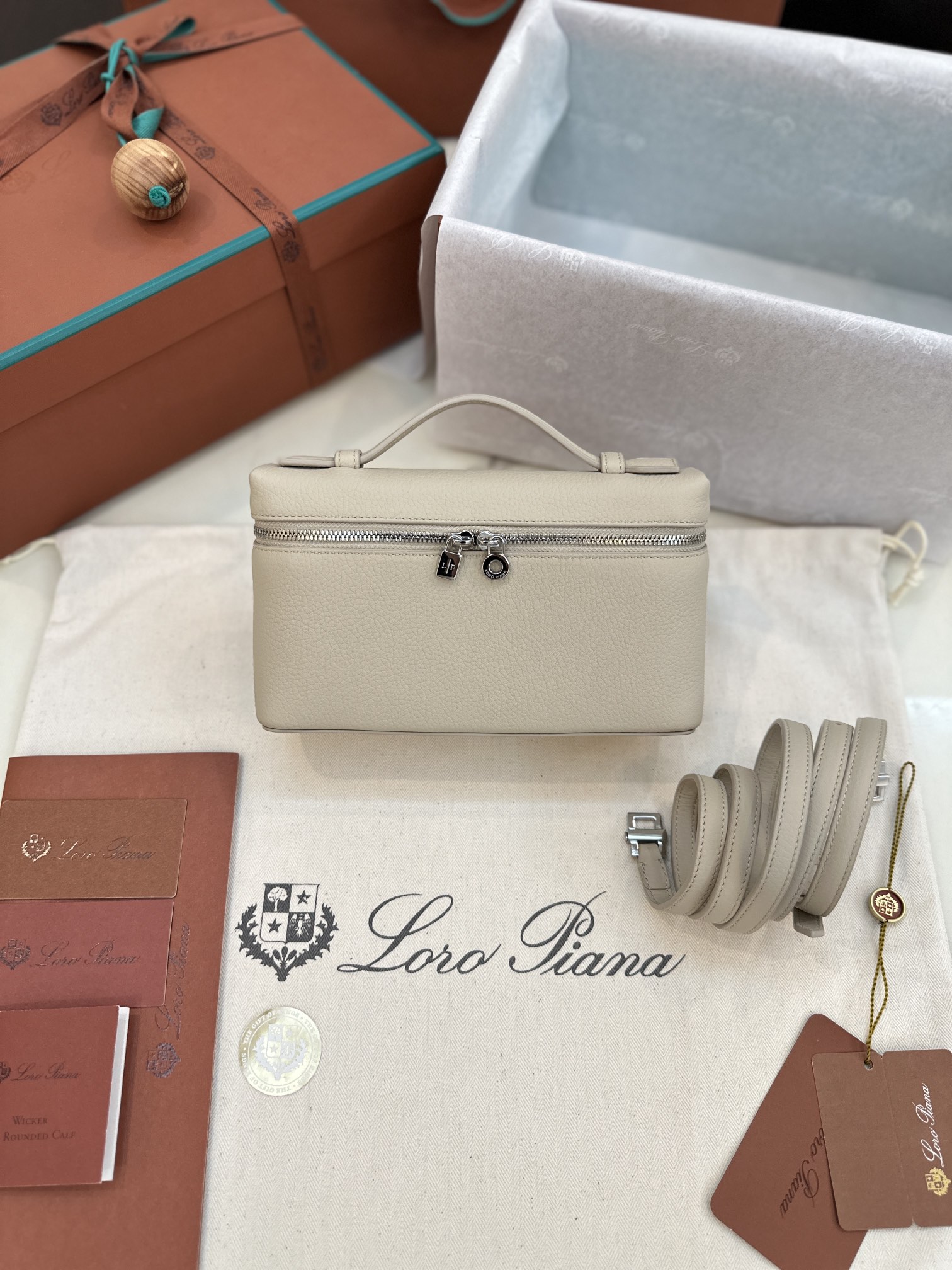 Loro Piana Extra Poket L19 cowhide