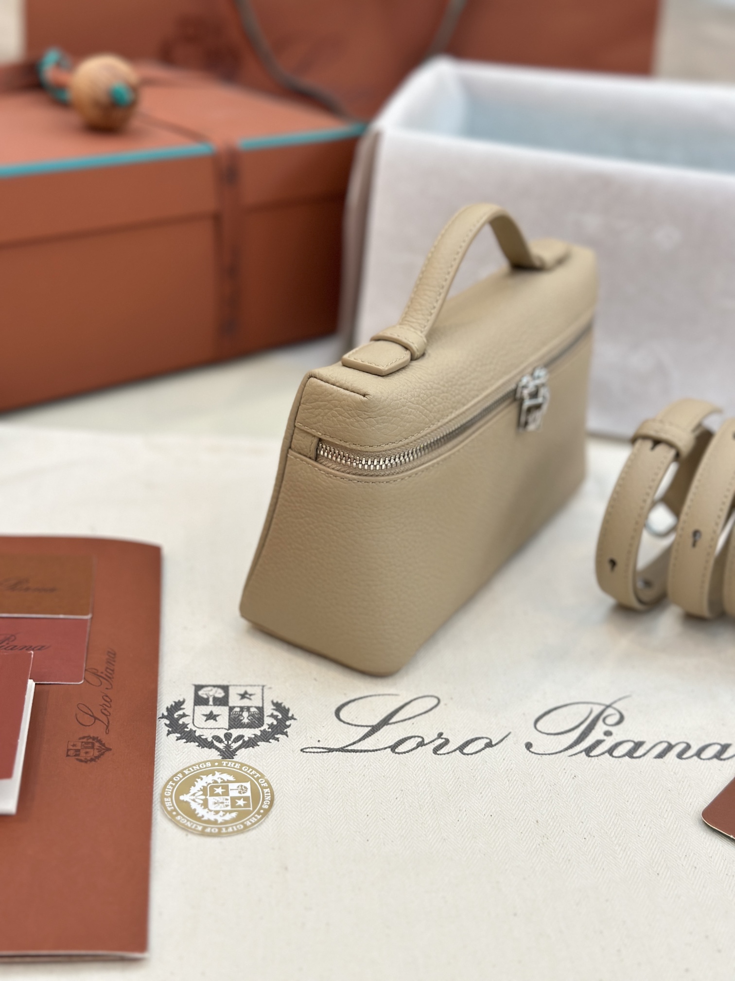 Loro Piana Extra pocket 19 cowhide