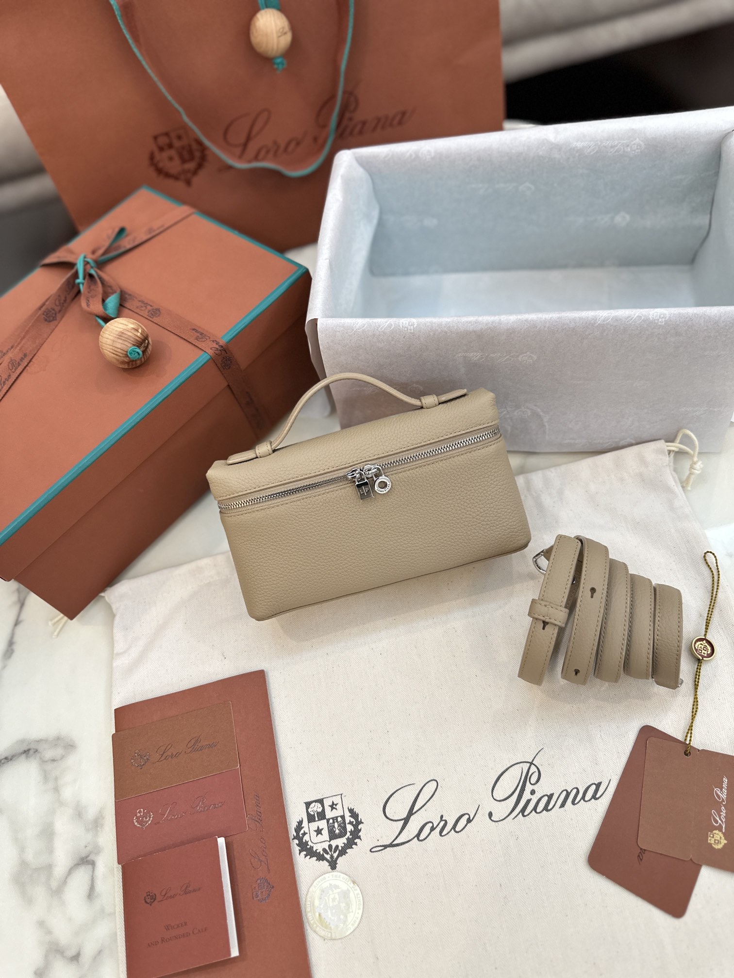 Loro Piana Extra pocket 19 cowhide