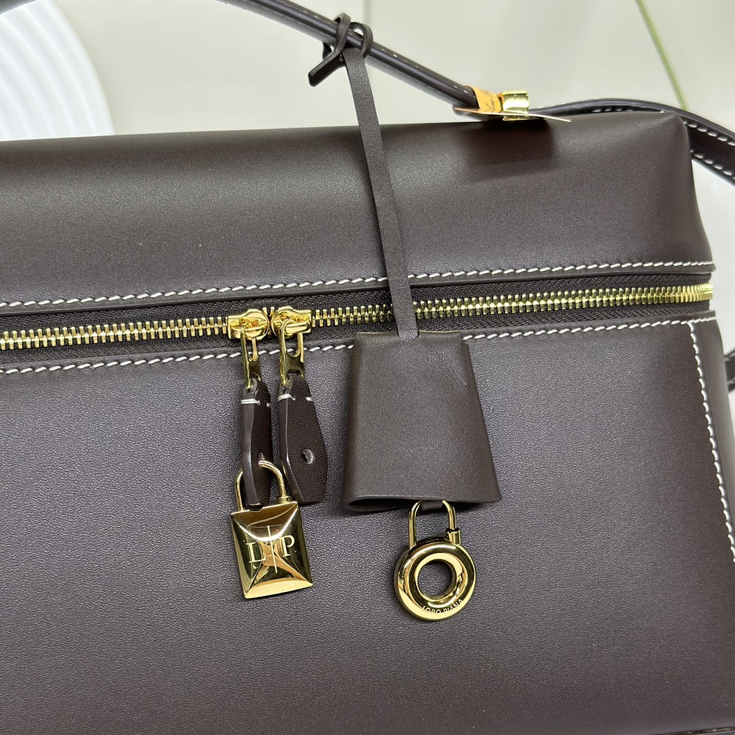 Loro Piana Extra Poket L19 cowhide