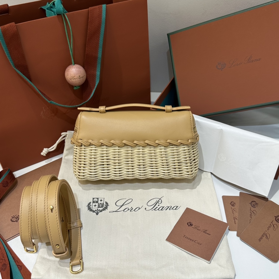 Loro Piana ExtraPocket L19 cowhide