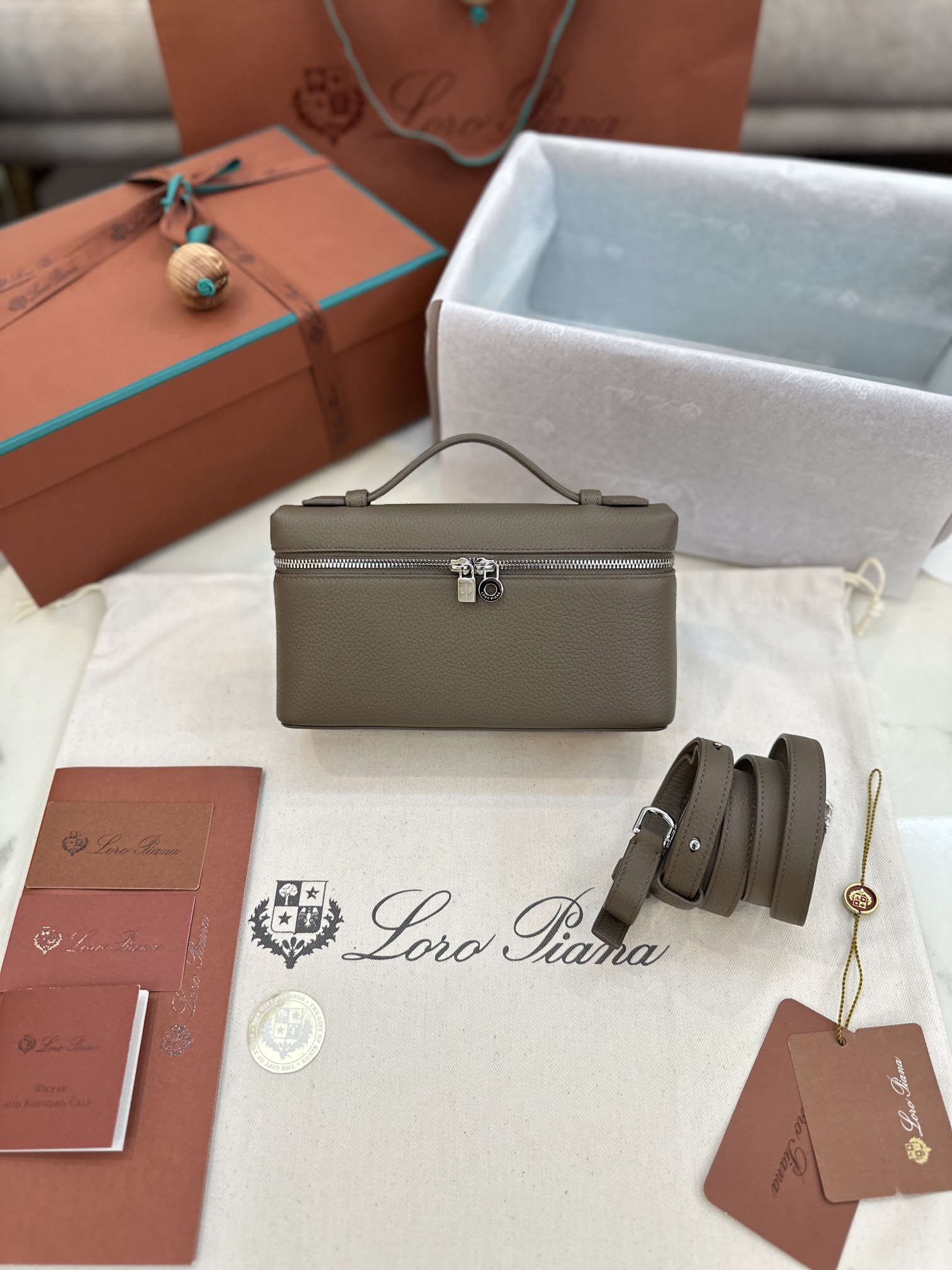 Loro Piana Extra Poket L19 cowhide