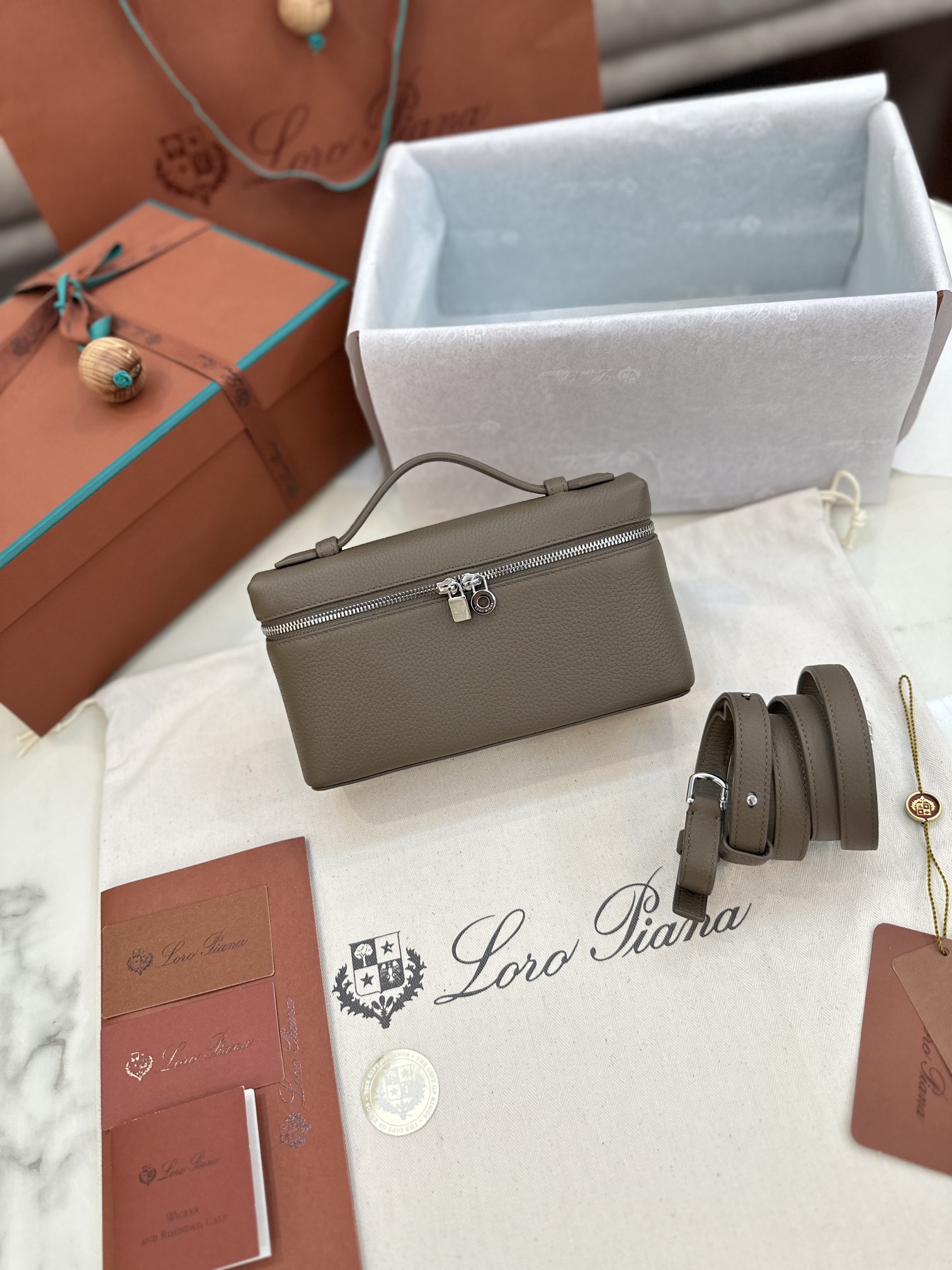 Loro Piana Extra Poket L19 cowhide