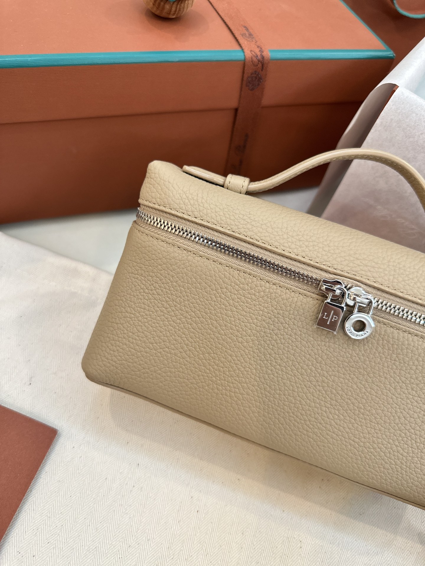 Loro Piana Extra pocket 19 cowhide