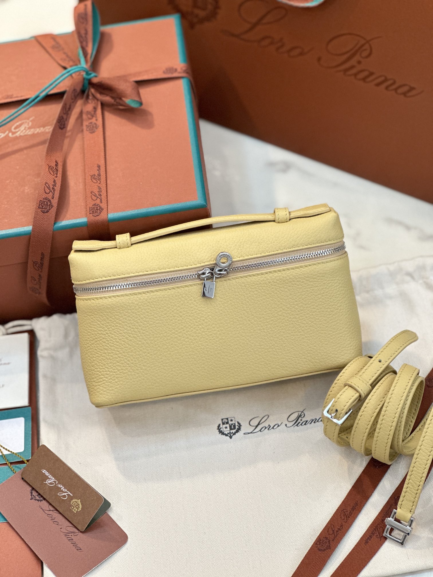 Loro Piana Extra Poket L19 cowhide