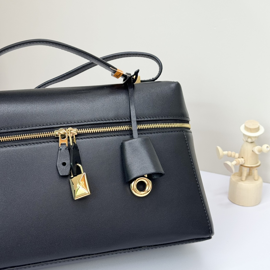 Loro Piana Extra Poket L19 cowhide