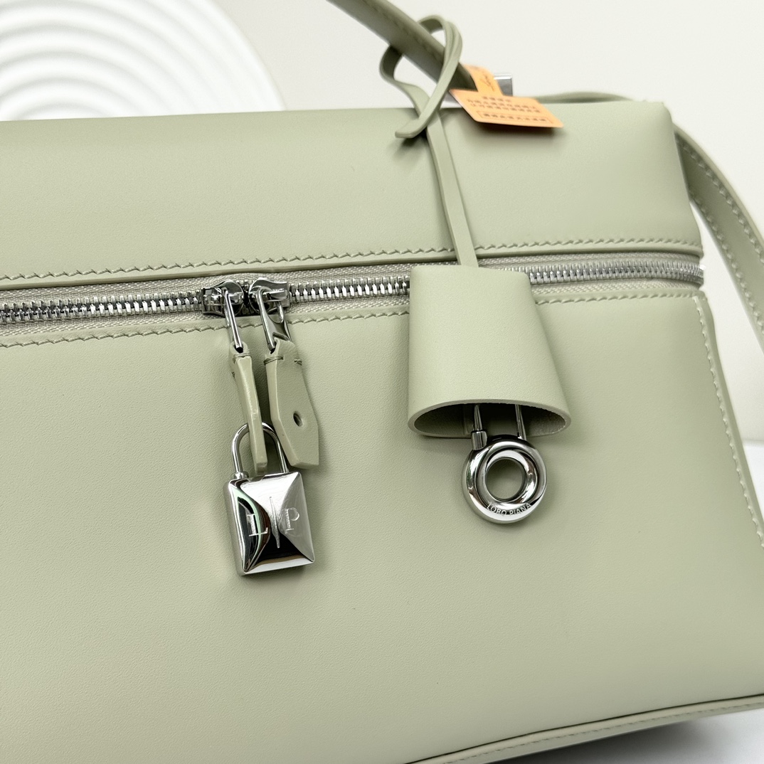 Loro Piana Extra Poket L19 cowhide