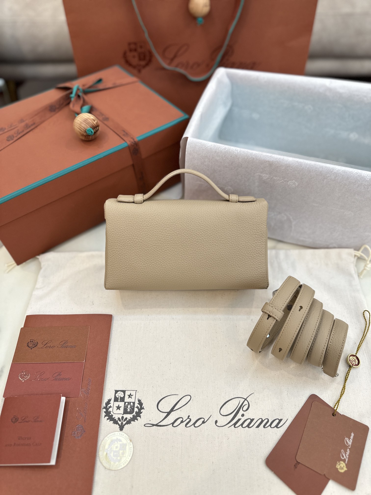 Loro Piana Extra pocket 19 cowhide