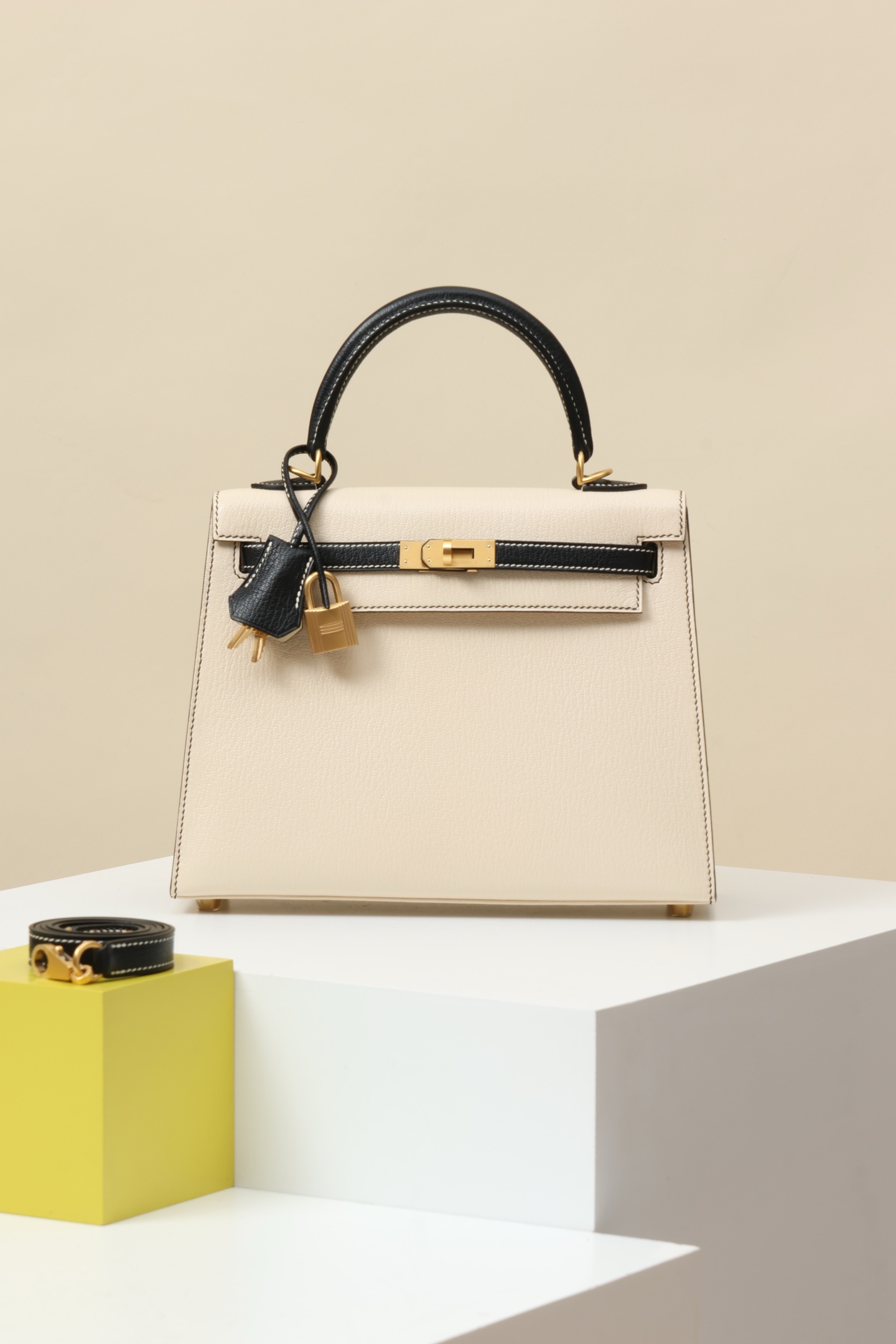 Hermes Kelly 25-28cm  Color blocking Goatskin