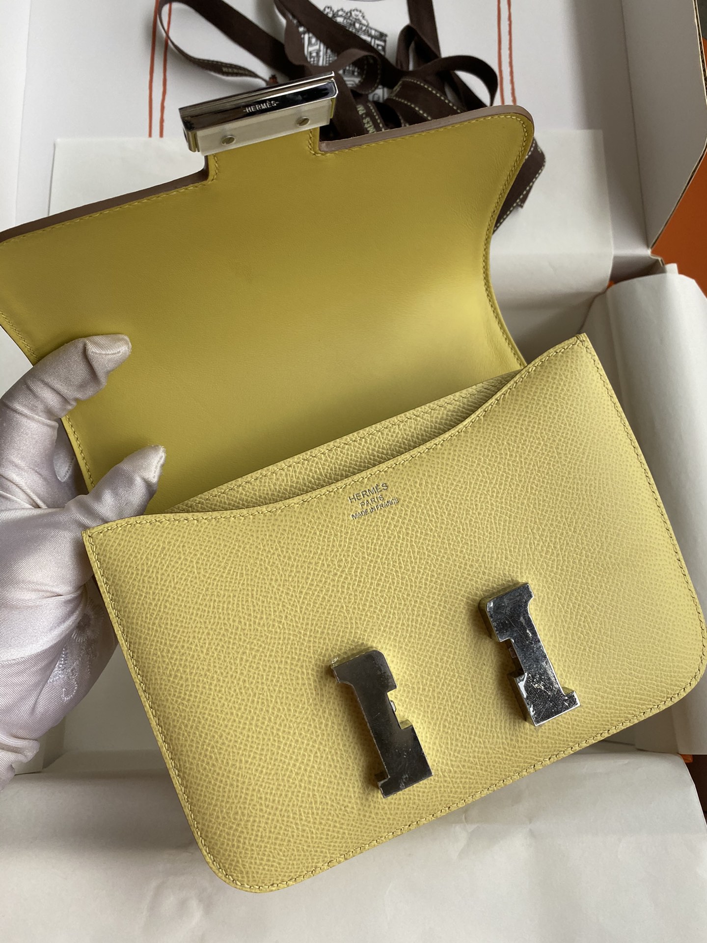 Hermes Constance #1Z Jaune poussin 19-24cm Epsom