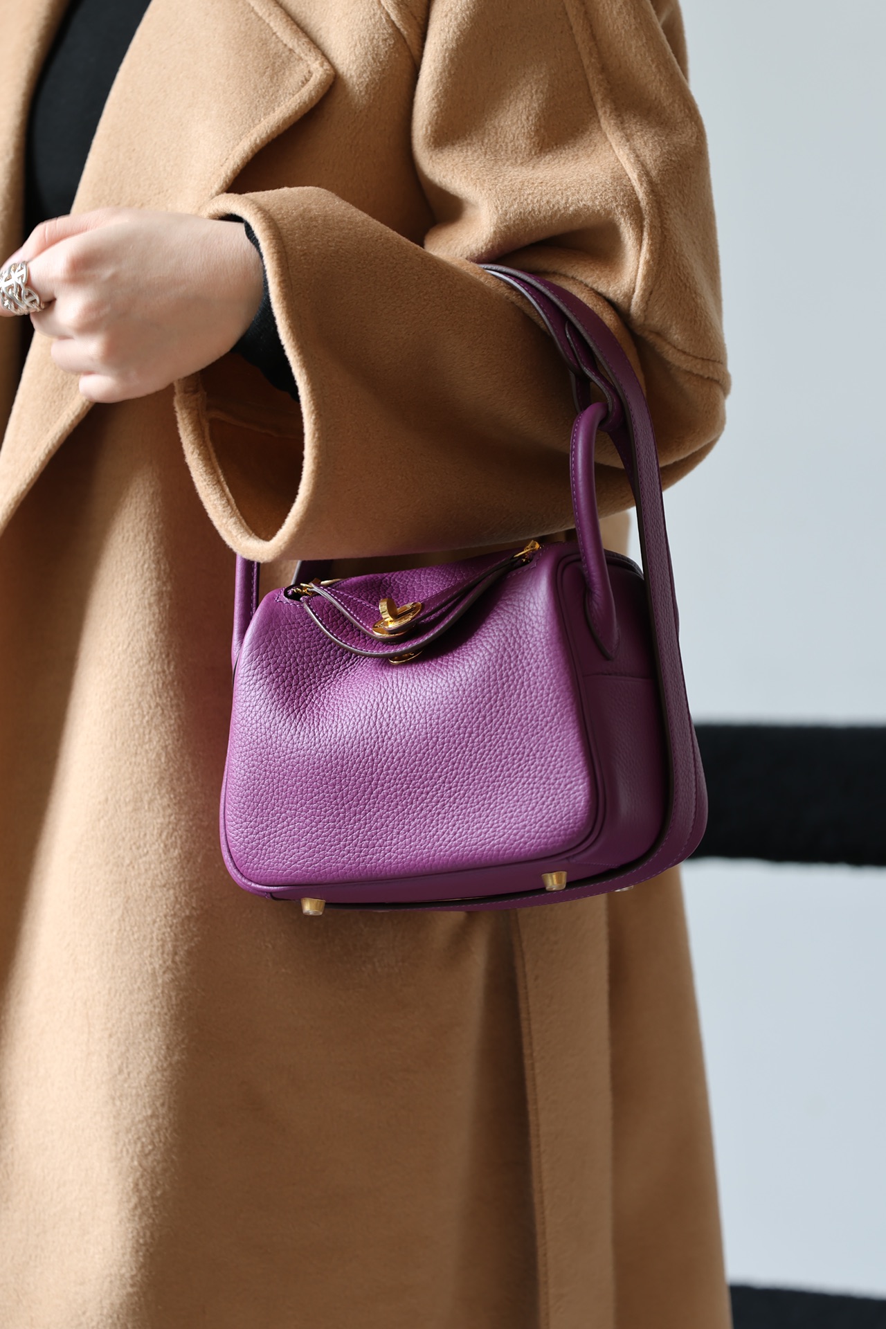 Hermes Lindy #P9 Anemone 19-26cm Togo