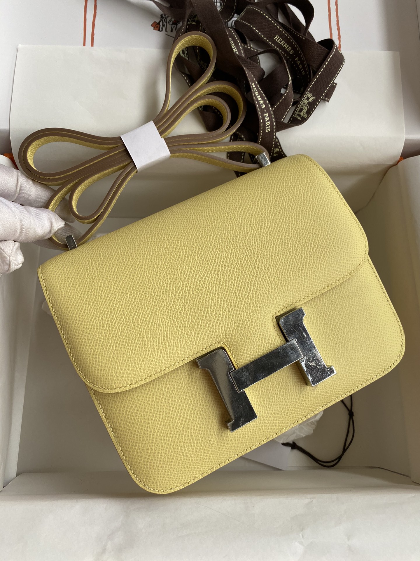 Hermes Constance #1Z Jaune poussin 19-24cm Epsom