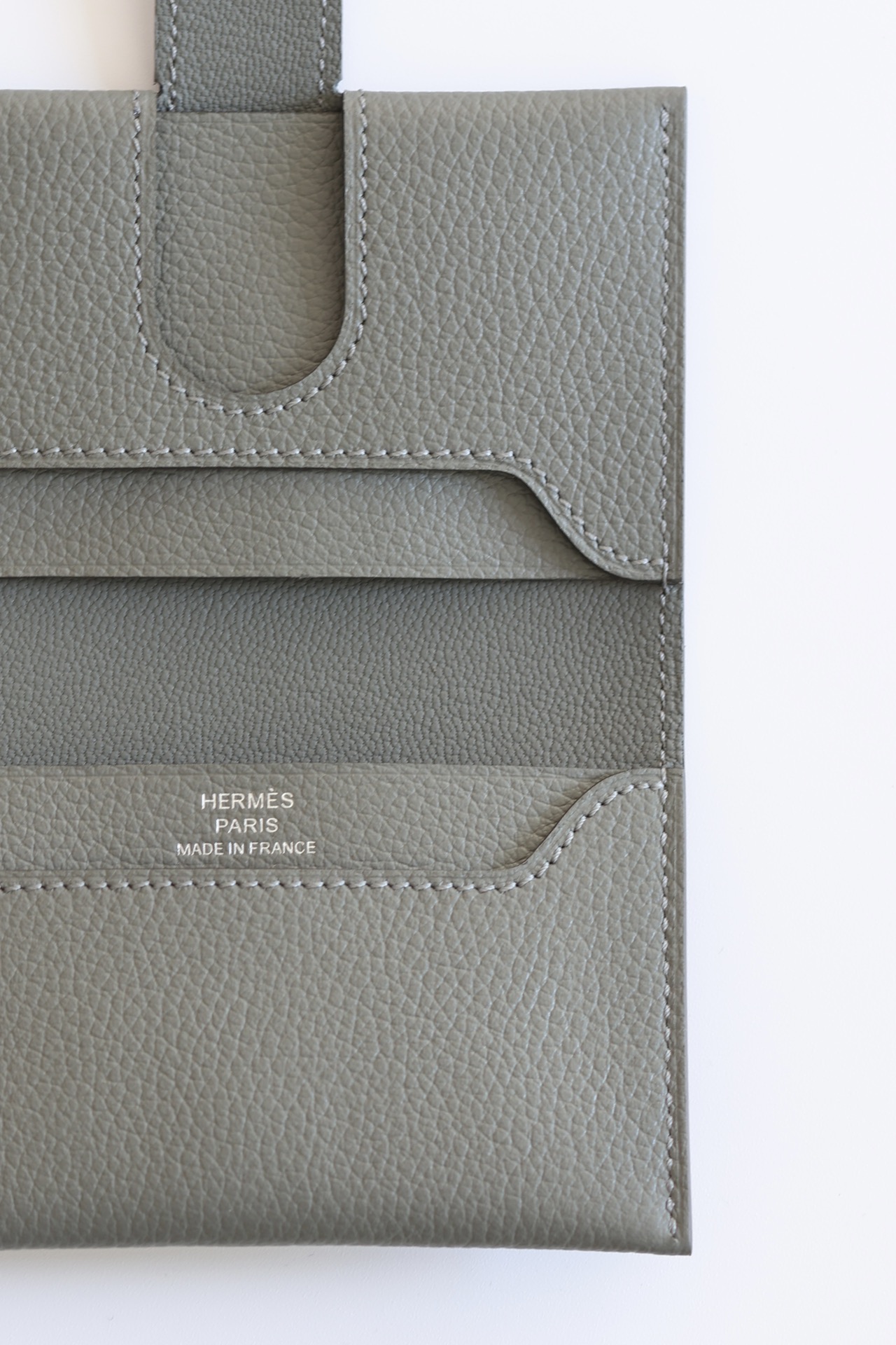 Hermes #0L Gris Meyer 10.5cm Evergrain Franc hardware Wallet