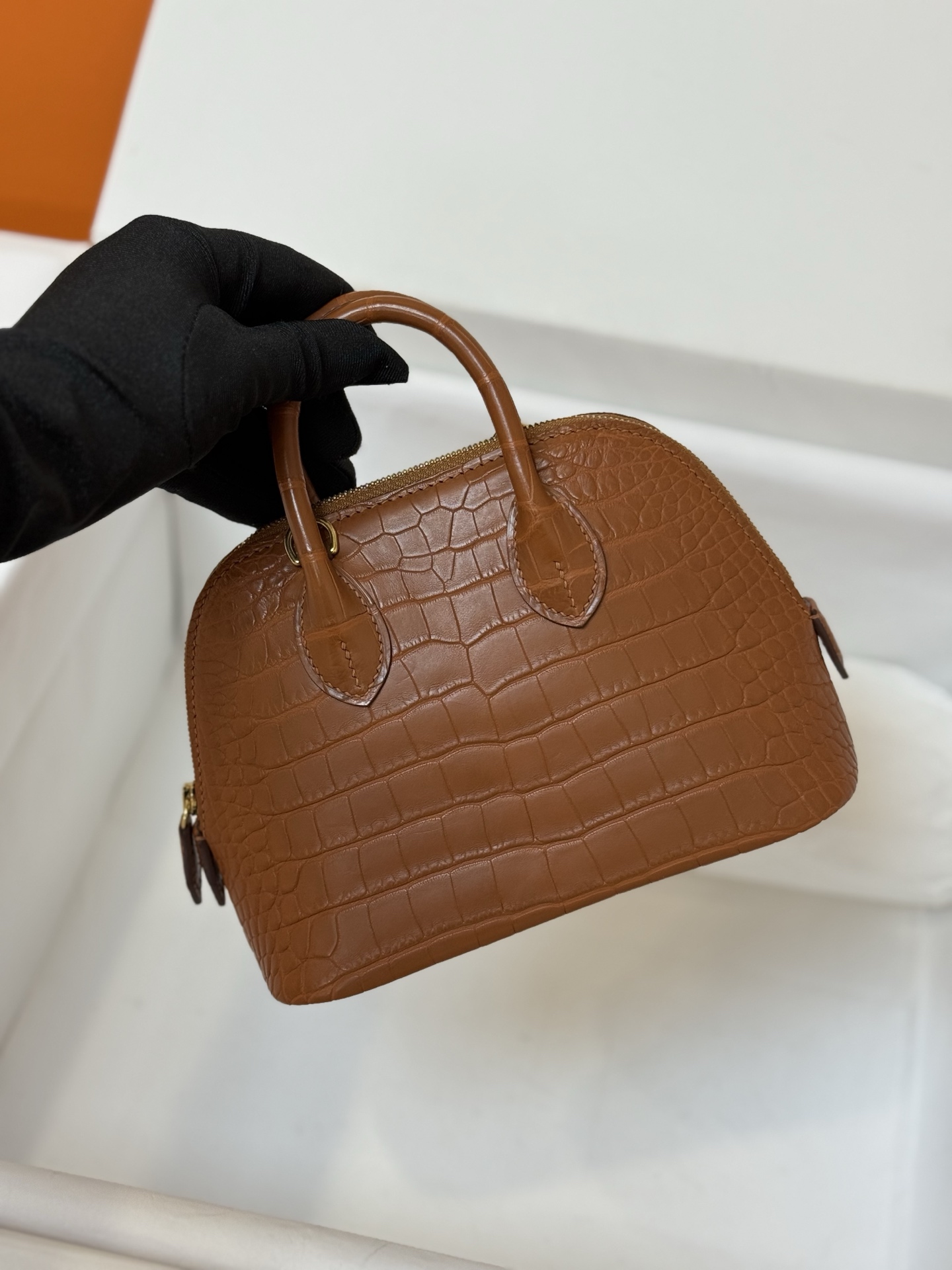 Crocodile skin Bolied #37 Gold 18-25cm